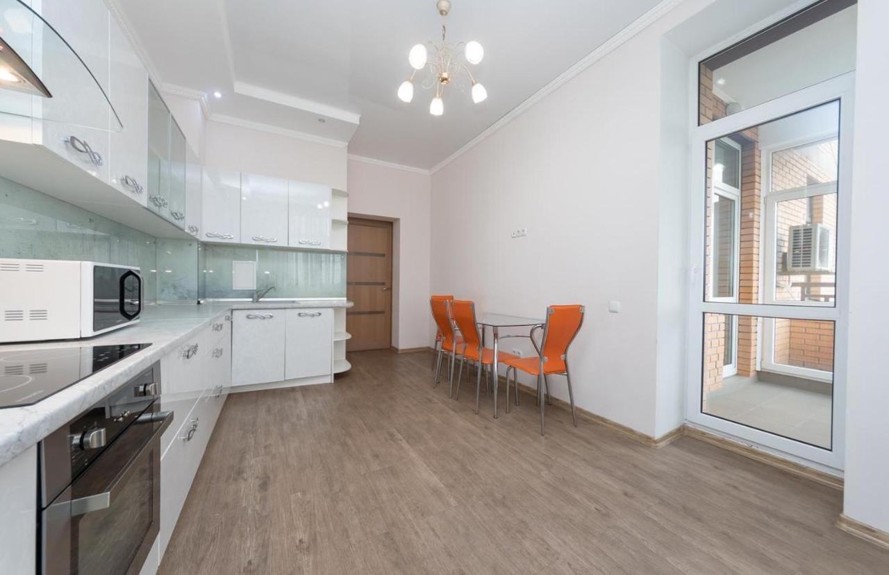 Апартаменти Люкс Класу В Новому Будинку В Центрі Kiev Exterior foto