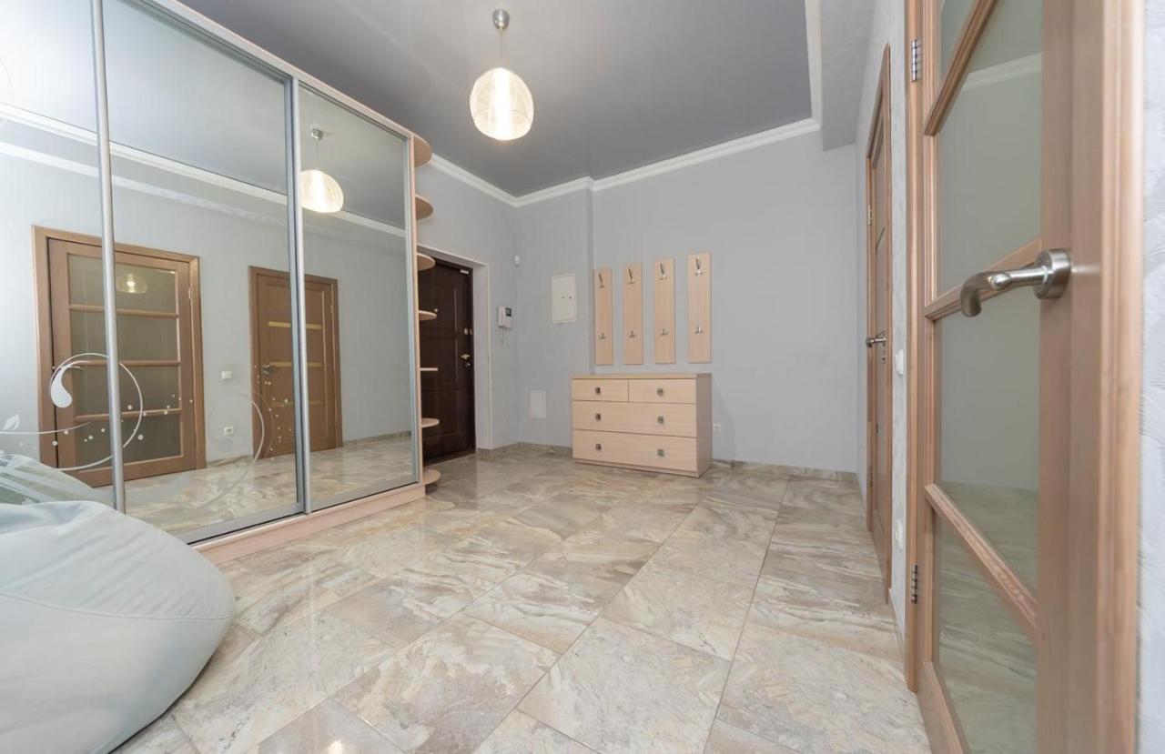 Апартаменти Люкс Класу В Новому Будинку В Центрі Kiev Exterior foto